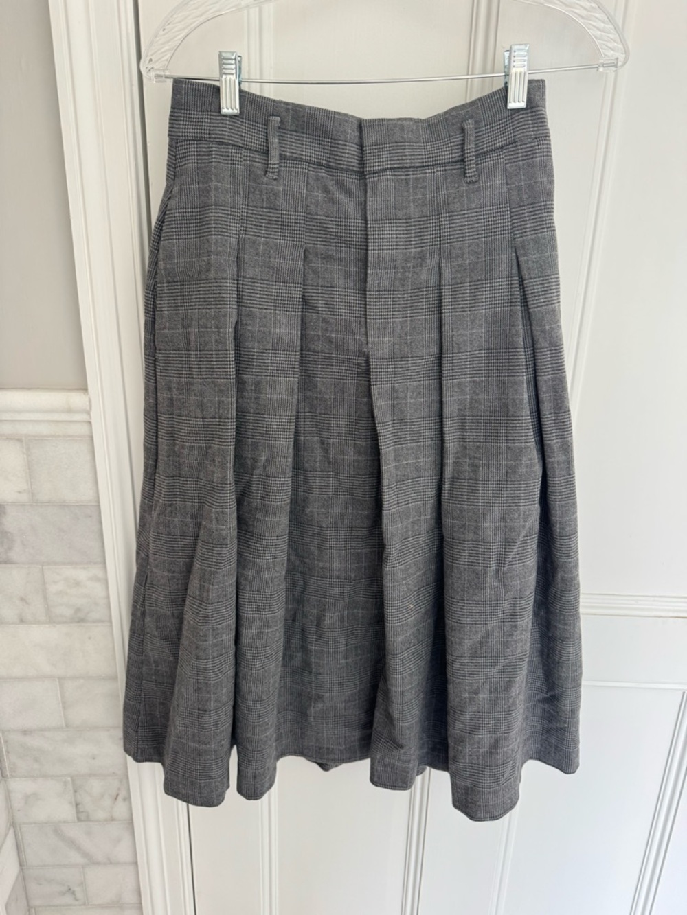 Banana Republic Gray Plaid Pleated A-Line Skirt